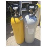 2 CO2 tanks