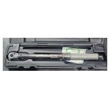 Micrometer adjustable torque wrench