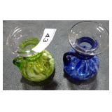 Murano style art glass vase features a striking