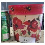 5 plastic flowerpots