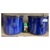 (2)  ceramic flowerpots  2x$