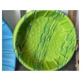 one Green kiddie pool