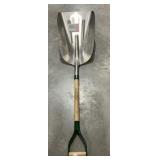 Aluminum scoop shovel