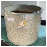 15ï¿½ ceramic cream honeycomb pot