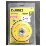 DEWALT CARBON KNOT CUP BRUSH