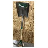 Square head D grip handle shovel