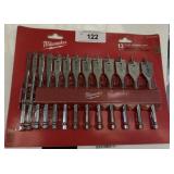 Milwaukee 13 piece flat boring set