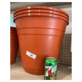 (3)  Plastic flowerpots  3x$