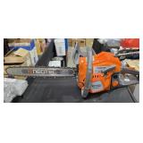 Neotec chainsaw in carrying case