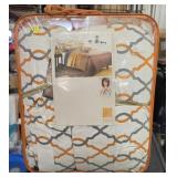 Queen size comforter