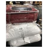 King sz Bed Covers and 2 Pillows
