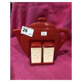 Vintage Plastic Coffee Pot Salt & Pepper 1940