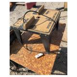 Router jig saw table, with router