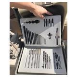 A box of counter sinks