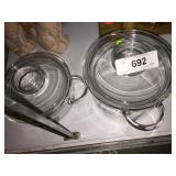 2 glass cookware pots