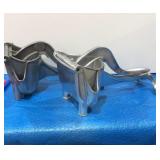 2 juicers, one vintage and one is missing a pin