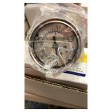 6    2" ss 160psi 1/4 back Liquid Gauge