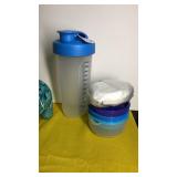 New Tupperware Shaker Bottle, Small Pouring Cover