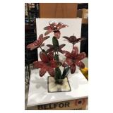 Metal Yard Art Item Display - Flower Bouquet