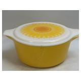 Vintage Pyrex Sunflower Daisy 2 1/2 QT #475 B