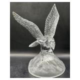 Cristal Dï¿½Arques Bald Eagle Holding Fish Crystal