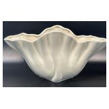Metlox 751 Ruffled Fan Vase made in California