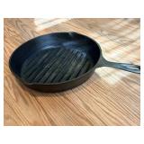 Cast Iron Lodge Grill/Broiler/Skillet 11"