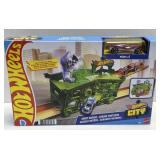 (B) Hot Wheels City Ghost Garage Track Set NIB