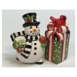 (B) Vintage Salt And Pepper Shakers As