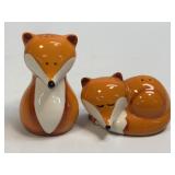 (B) Vintage Salt And Pepper Shakers As
