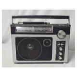 Vintage Heneral Electric AM-FM Radio