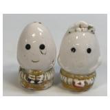 (B) Vintage Salt And Pepper Shakers As