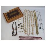(B) Java Robusto Latte Cigar Box With Several