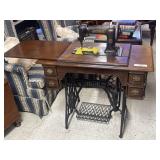 (BR) Singer Treadle Sewing Machine in Original