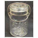(D) Vintage 1910 Atlas E-Z Seal 16 Oz/Pint Jar