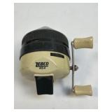 (D) Vintage Zebco 404 Metal Foot Spincast Fishing