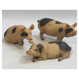 (D) Set of 3 Spotted Resin Pigs