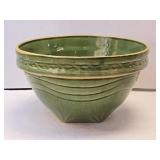 (D) McCoy Green Sunburst 9ï¿½" Stoneware Bowl