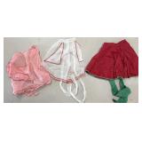 (D). 3 Vintage Aprons