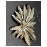 (D) Textured Shiny Swag Leaf Brooch Sarah