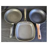 3 Frying Pans 9ï¿½" to 10ï¿½"