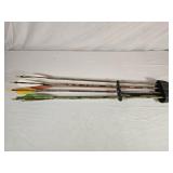 Bow Quiver w/ 6 Arrows & Broadheads