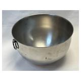(B) Stainless Steel Bowl with Finger Loop 7.75"