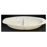 (C) Vintage Pyrex 1083 1 ½ qt Oval Divided