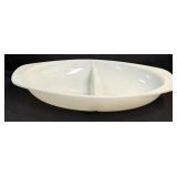 (C) Vintage Pyrex 1083 1 ½ qt Oval Divided
