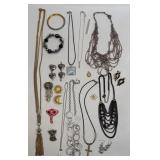 (SC) Several Pieces Assorted Costume Jewelry As