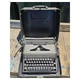(O) Royal Arrow Portable Typewriter