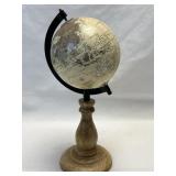 (B) Vintage Style Mini World Glode on Brown Wood