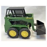 (B) Ertl John Deer Skid-Steer Loader Collectible