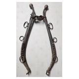 (FL) Antique Metal Horse Hames 28'